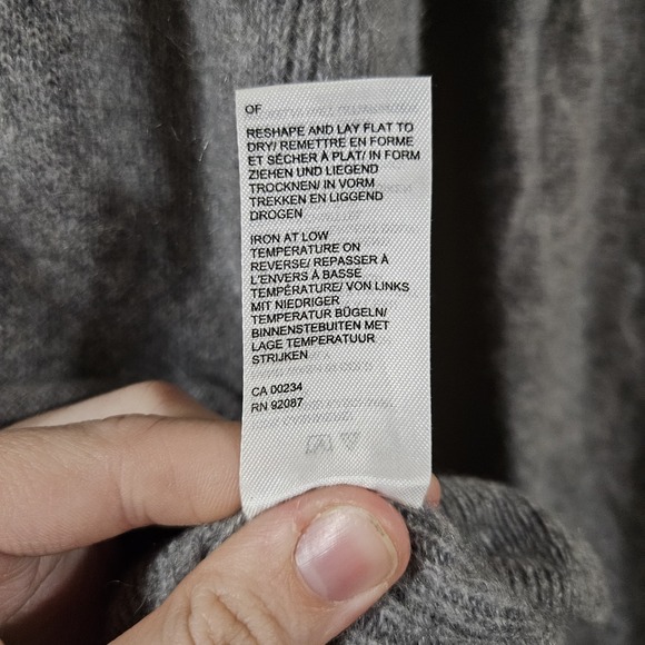 Saks Fifth Avenue Women's 100% Cashmere Turtleneck Sweater Size M Gray Neutral - Picture 7 of 7